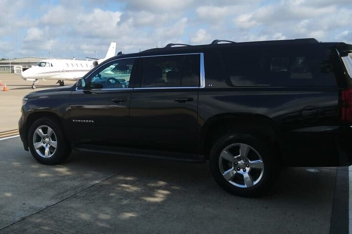 AAdmirals SUV at private Jit Hobby Airport to Galveston.